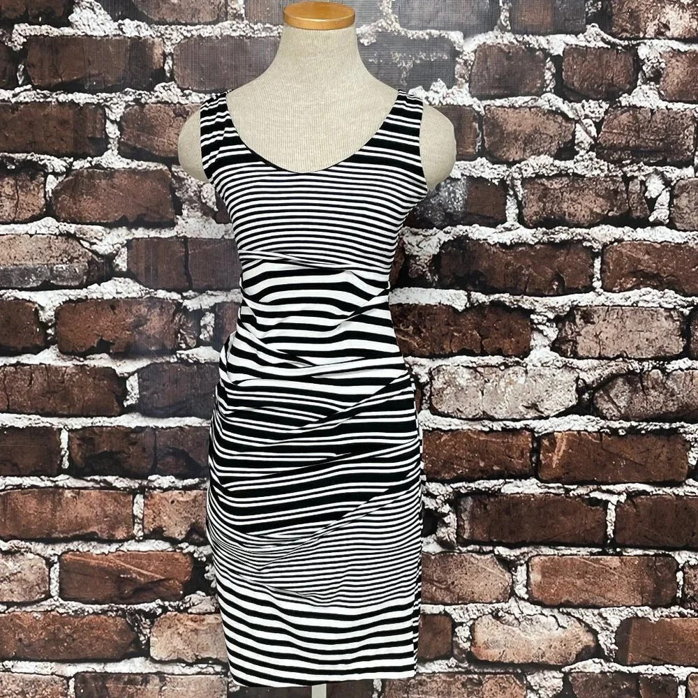 Nicole Miller Dress Bodycon Sleeveless Knee Length Scoop Neck Stripes Small